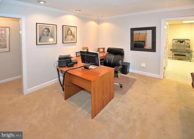 Building Photo - 610 John Marshall Dr NE