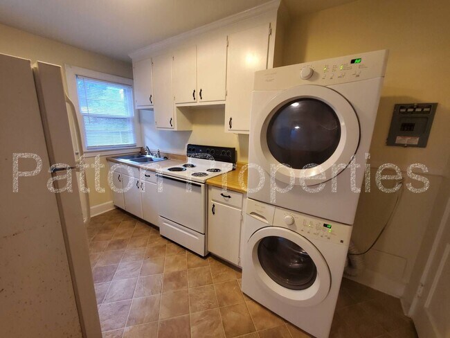 Building Photo - 700-702 S. Edisto Ave. - Inside CoC - R11212-15-01