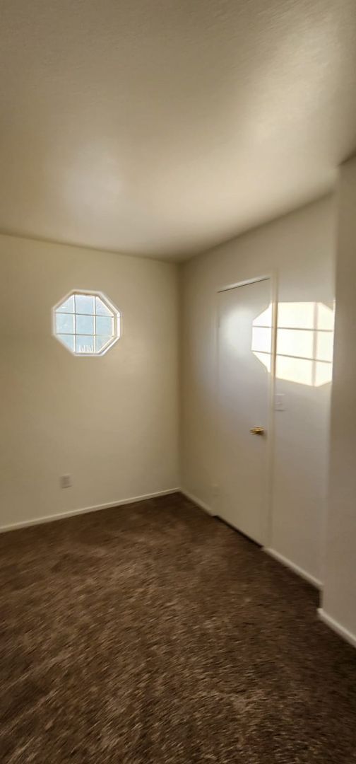 Building Photo - Beautiful 3-Bed, 2.5-Bath Home in Las Vegas