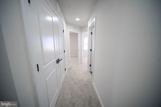 Building Photo - 442 Whirl Ln