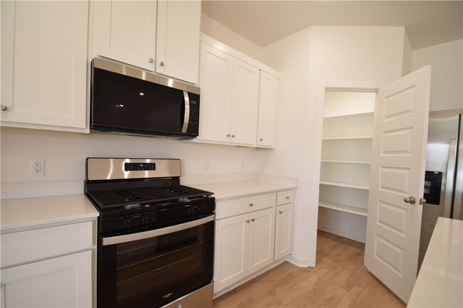 Building Photo - 544 Colorado St