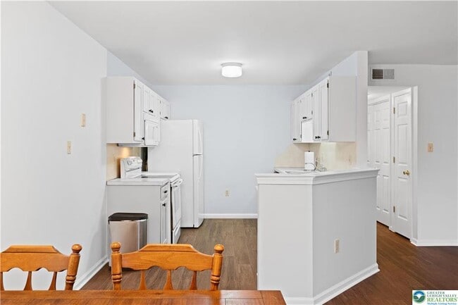 Building Photo - 7318F Sauerkraut Ln