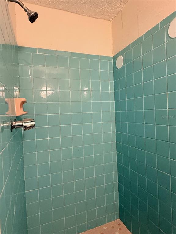 Building Photo - 10038 Kingswood Ln