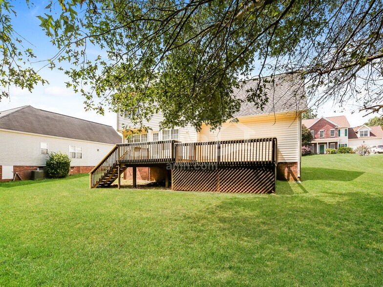Building Photo - 10 Teakwood Cove