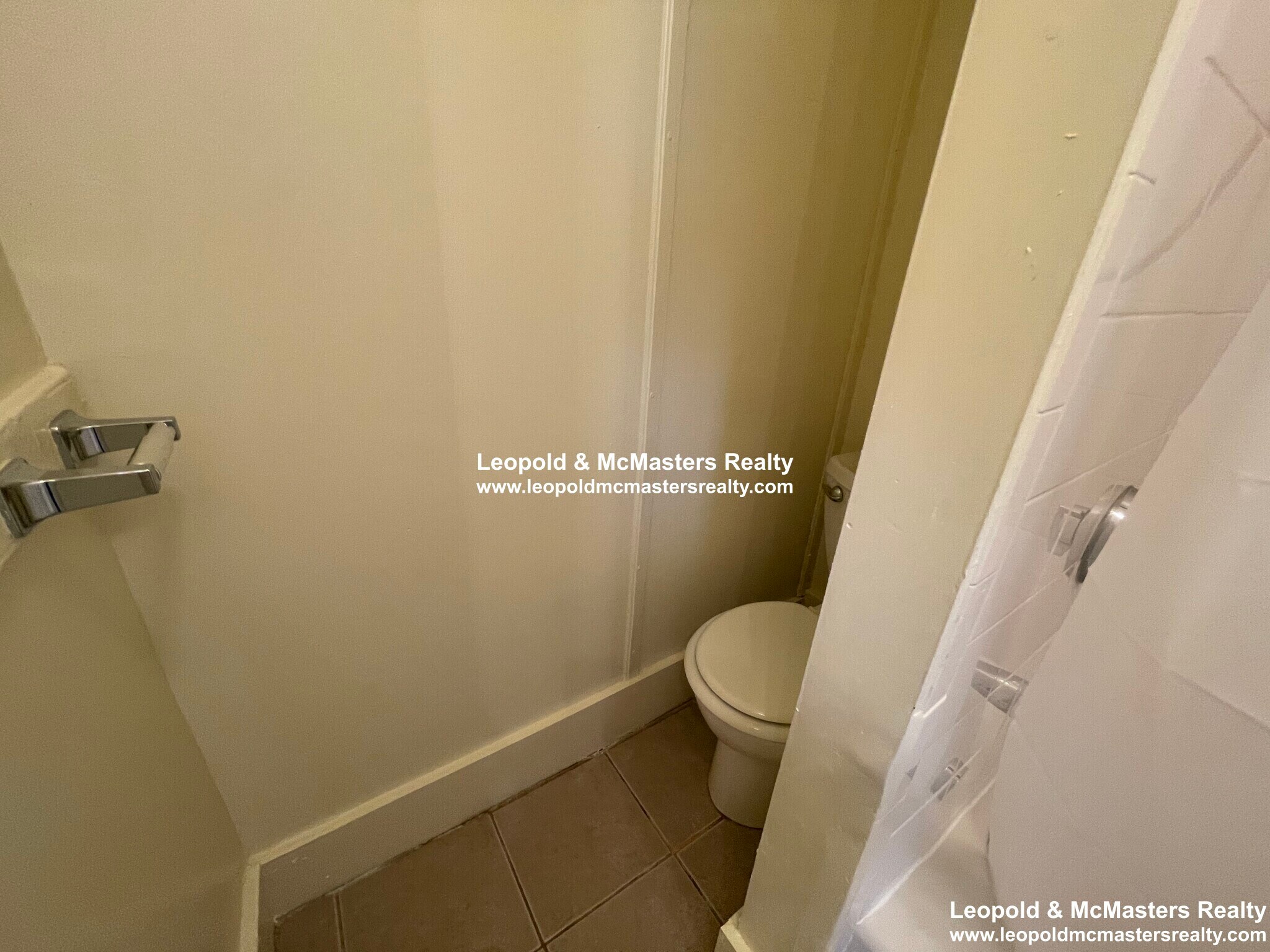 Building Photo - 22 Joy St