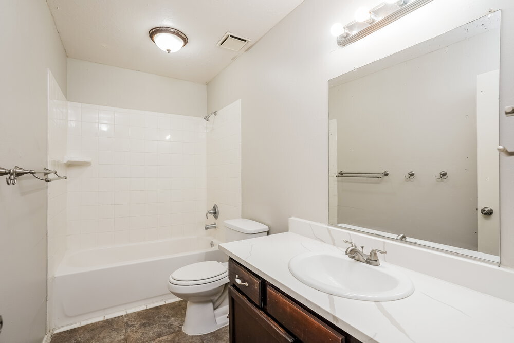 Building Photo - 16746 Summer Dawn Ln