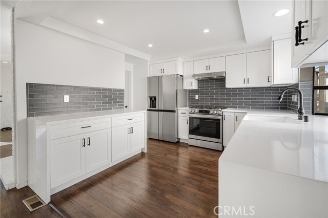 Building Photo - 5360 Las Virgenes Rd