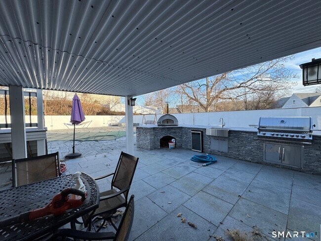 Building Photo - 547 Laurel St