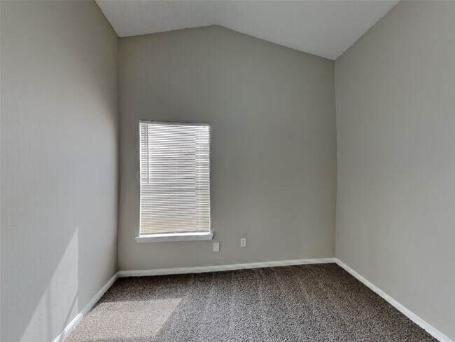 Building Photo - 3115 Kelling St