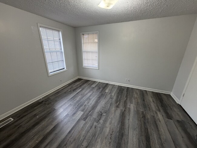 Building Photo - 2341 Kimberly Dr