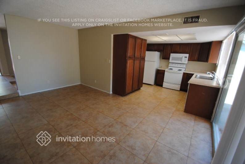 Building Photo - 6627 S 44th St