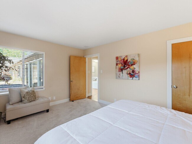Building Photo - OPEN HOUSE 5/9 & 5/10 1:30-4:30