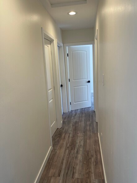 Building Photo - 702 Sawtelle Ave