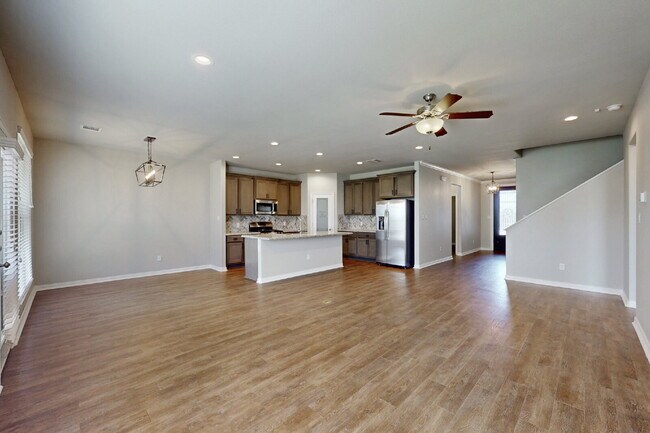 Building Photo - 6346 Spartan Dr