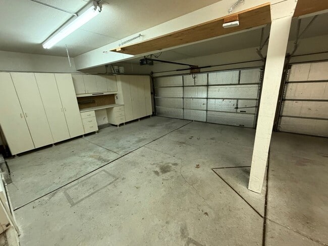 Building Photo - 3110 Sweet Clover St