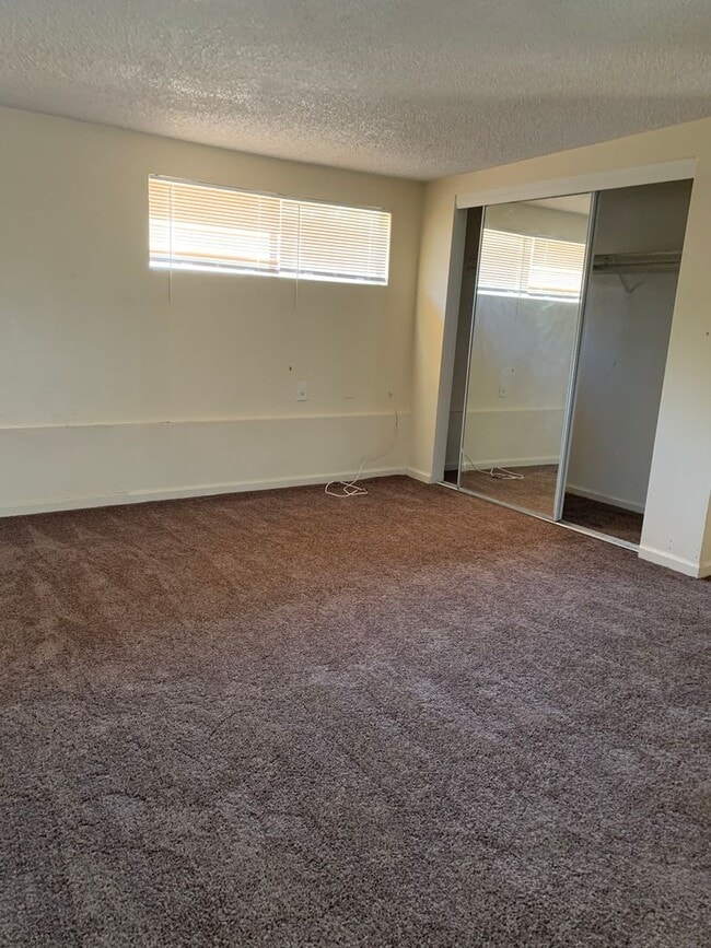 Building Photo - LM -56223 Navajo C