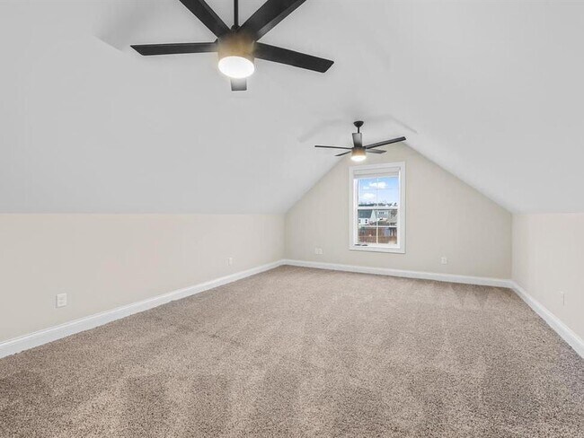 Building Photo - 7034 Shelton Ln