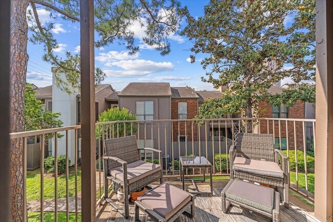 Building Photo - 1201 Bering Dr