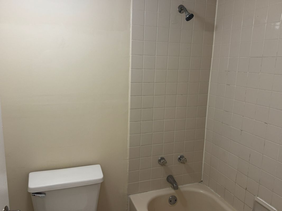 Building Photo - 5661 Riverside Dr