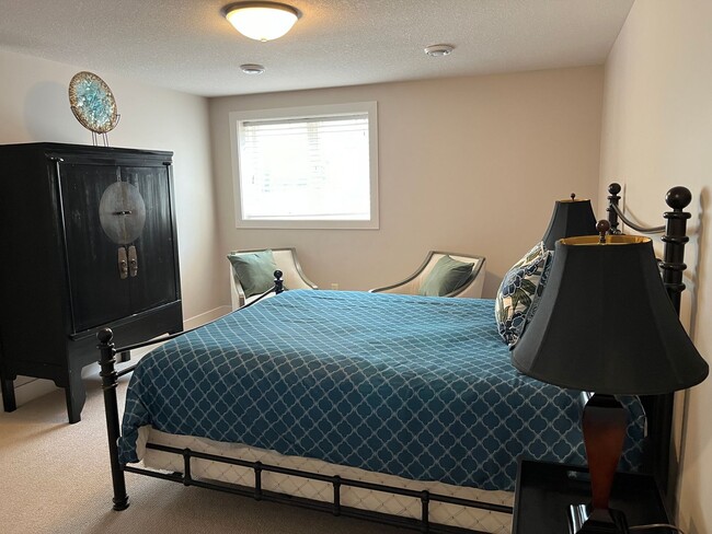 Building Photo - Rochester's Finest Guest Home