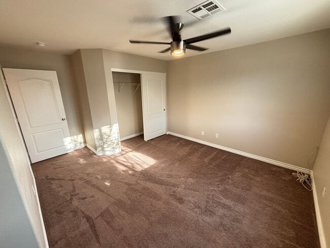 Building Photo - Spacious 4BED/3BATH Home Located in North Las Vegas