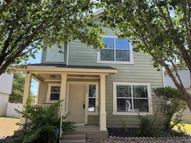 Building Photo - 1507 Davis Mountain Loop