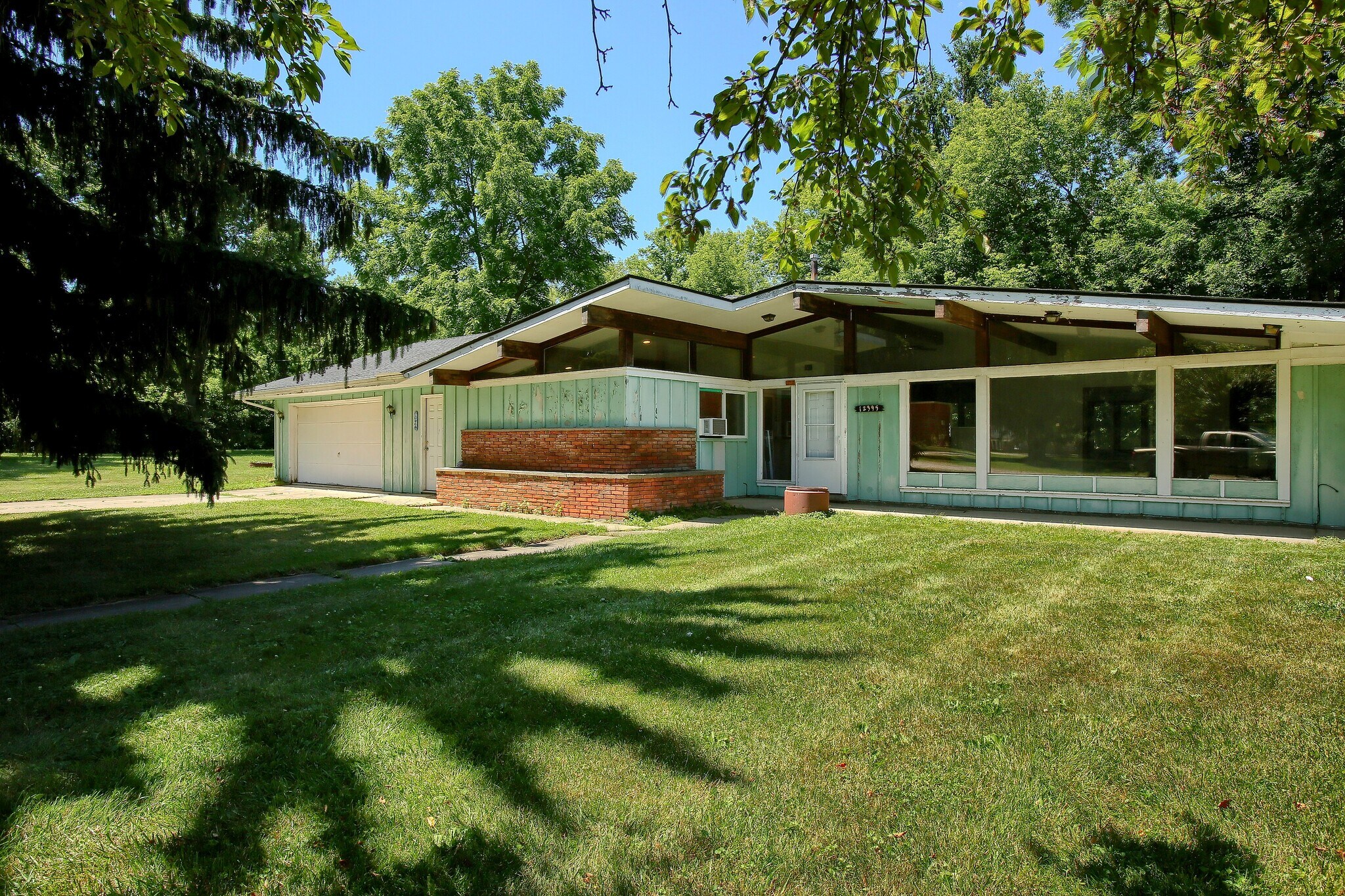 Building Photo - 12395 South Ln