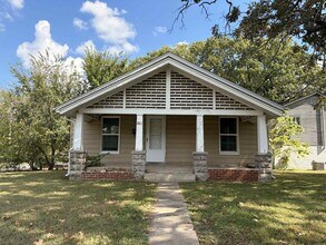 Building Photo - JOPLIN RENTAL: 2 BEDROOM/ 1 BATHROOM HOUSE...