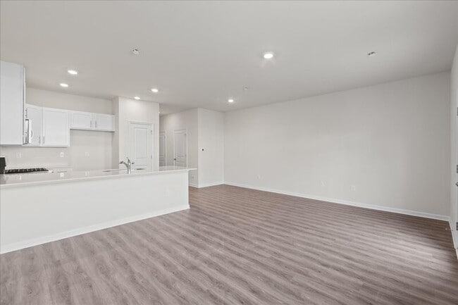Building Photo - 15 Whaler Dr