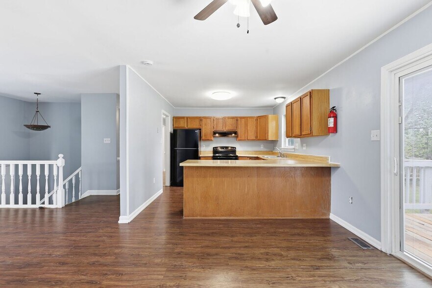 Building Photo - 11259 Edgewood Dr
