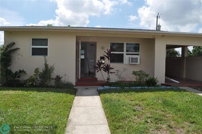 Building Photo - 6532 SW 26th St