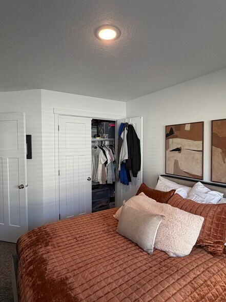 Building Photo - 356 N 750 E