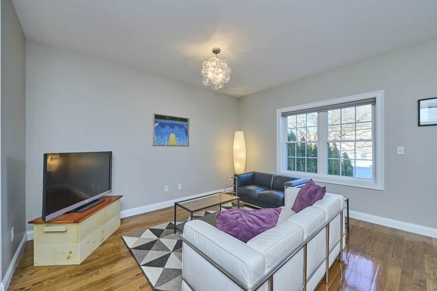 Building Photo - 25 Bellevue Ave