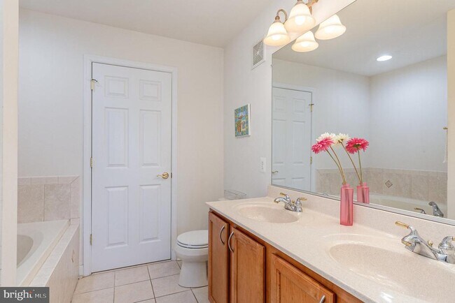 Building Photo - 39 Owens Landing Ct