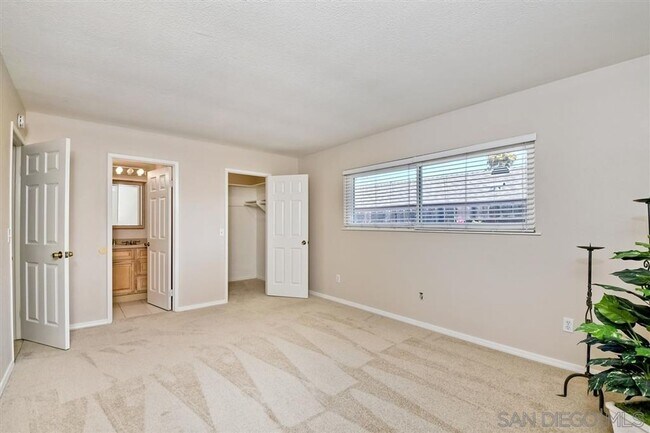 Building Photo - Move-In Ready 3 Bedroom Home with Bonus Ro...