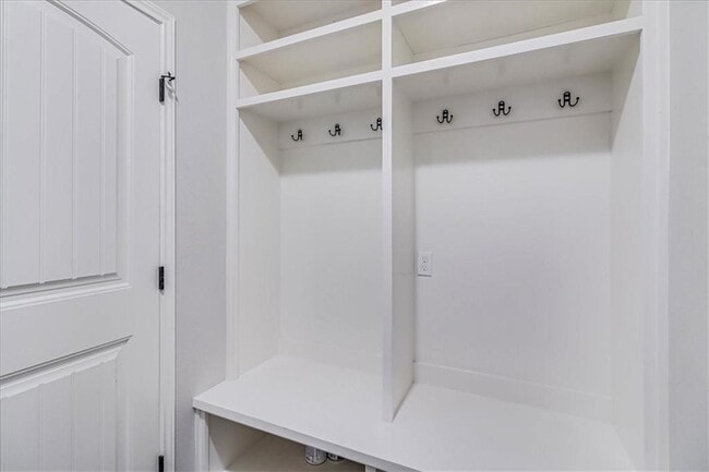 Building Photo - 3833 Pennine Way