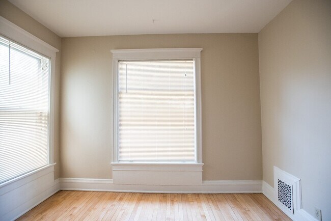 Building Photo - 2724-2726 N Murray Duplex