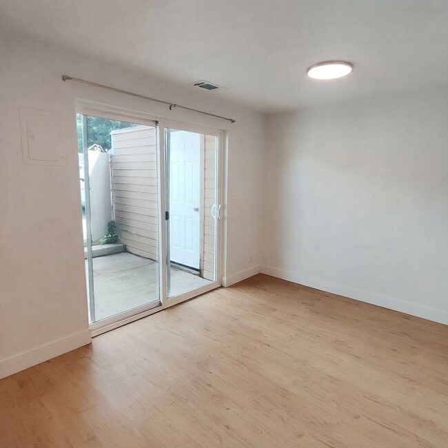 Building Photo - 1476 Lancelot Dr