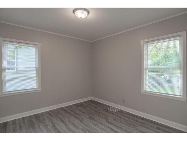 Building Photo - 3507 N Logan Ave