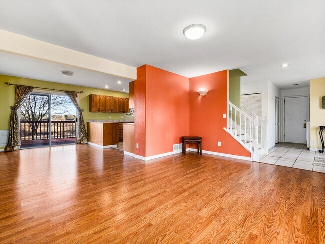 Building Photo - 275 W Baldwyn Dr