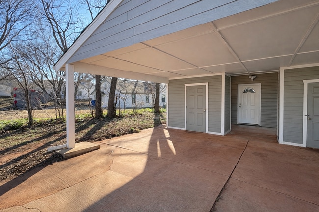 Building Photo - 508 E Grant Ave