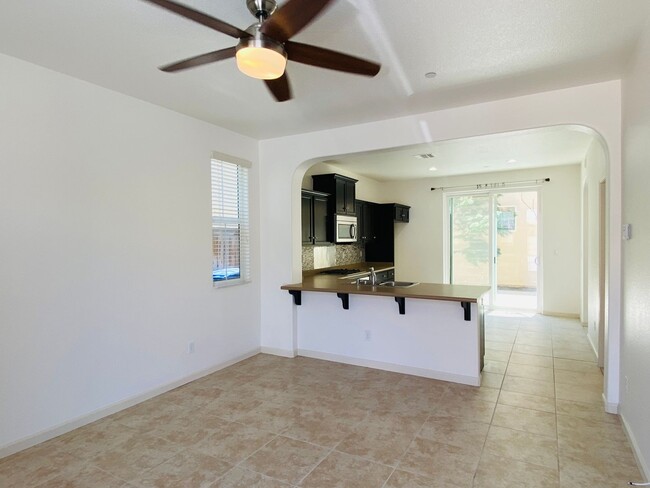 Building Photo - $2,050 Harlan Ranch 3 Bed Home for rent, H...