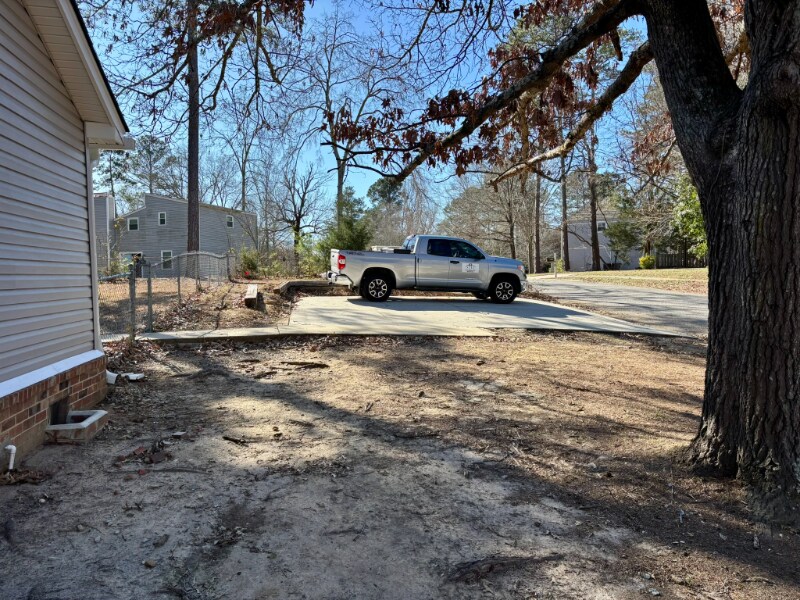 Building Photo - 1136 Chadford Rd