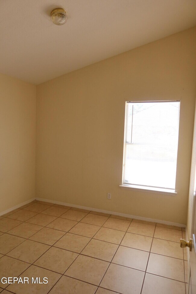 Building Photo - 11884 Belfry Park Dr