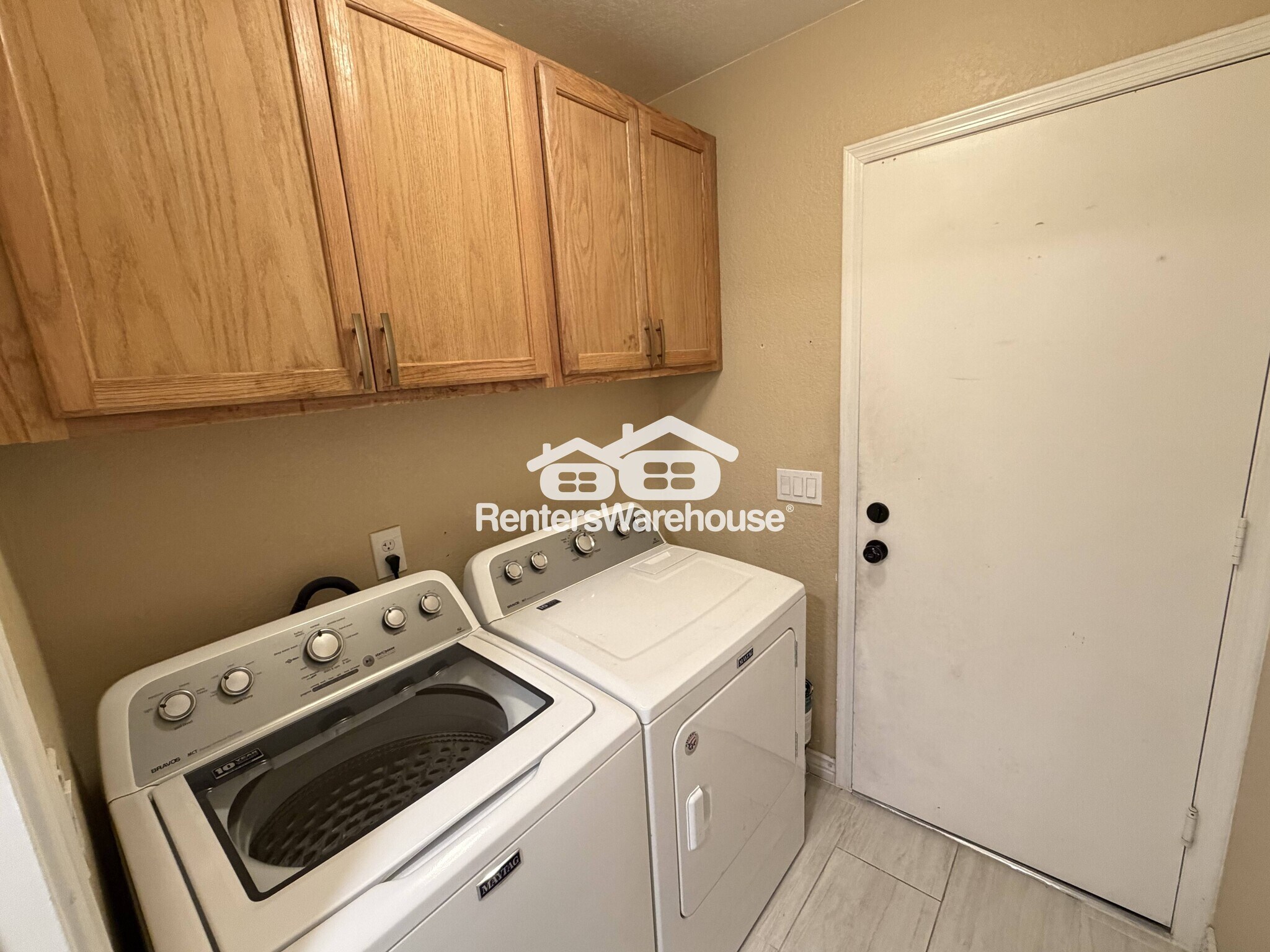 Building Photo - 2023 E Paradise Ln