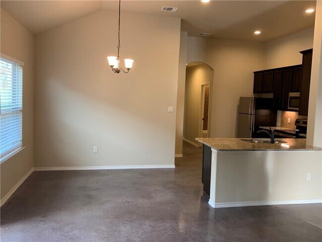 Building Photo - 366 Joanne Lp