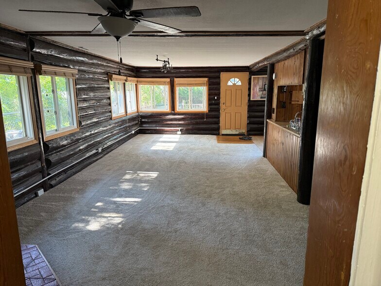 Many windows! Trees for privacy - 4407 Outlook St