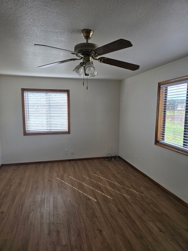 Building Photo - 7375 W Bridle Trail