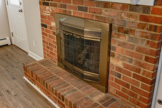 Building Photo - Beautiful for rent home located in central Virginia Beach