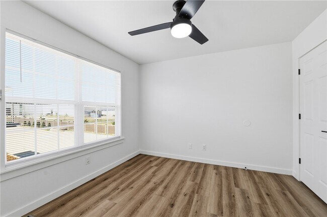 Building Photo - 2302 SE Jayel Terrace